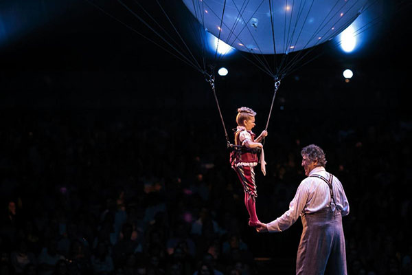 "Cirque Du Soleil - Corteo"