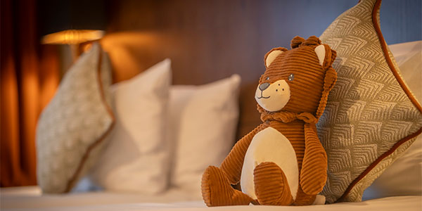"glenroyal hotel family room teddybear"